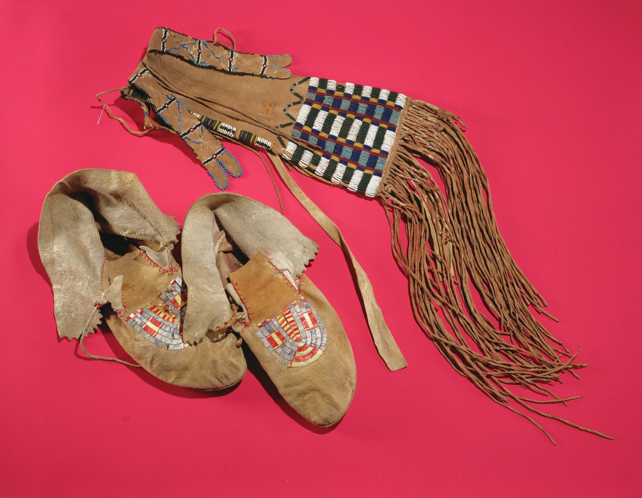 Mokassins und Gamaschen, Plains-Indianer, ca. 1820 von American