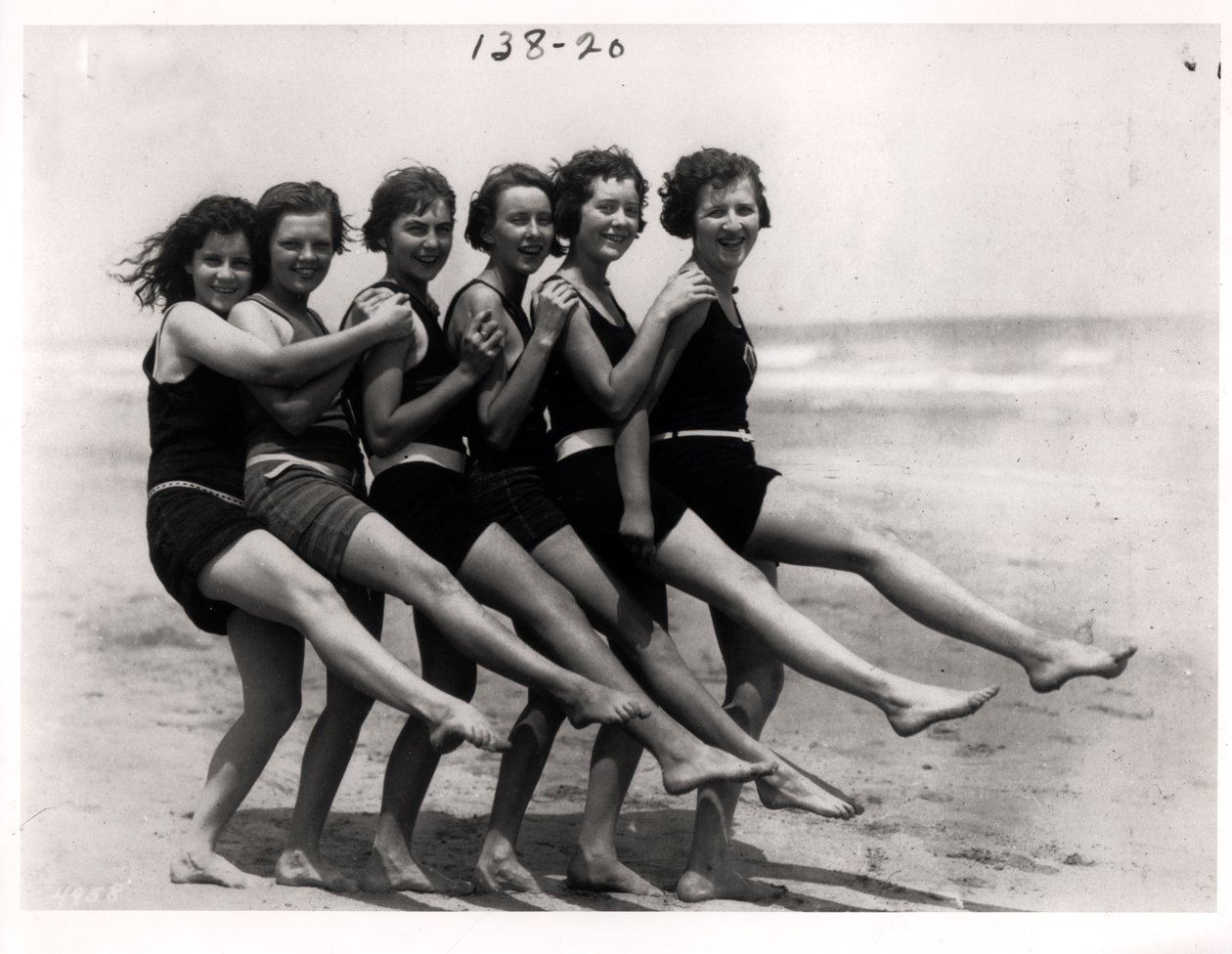 Bade-Schönheiten, 1924 von American Photographer
