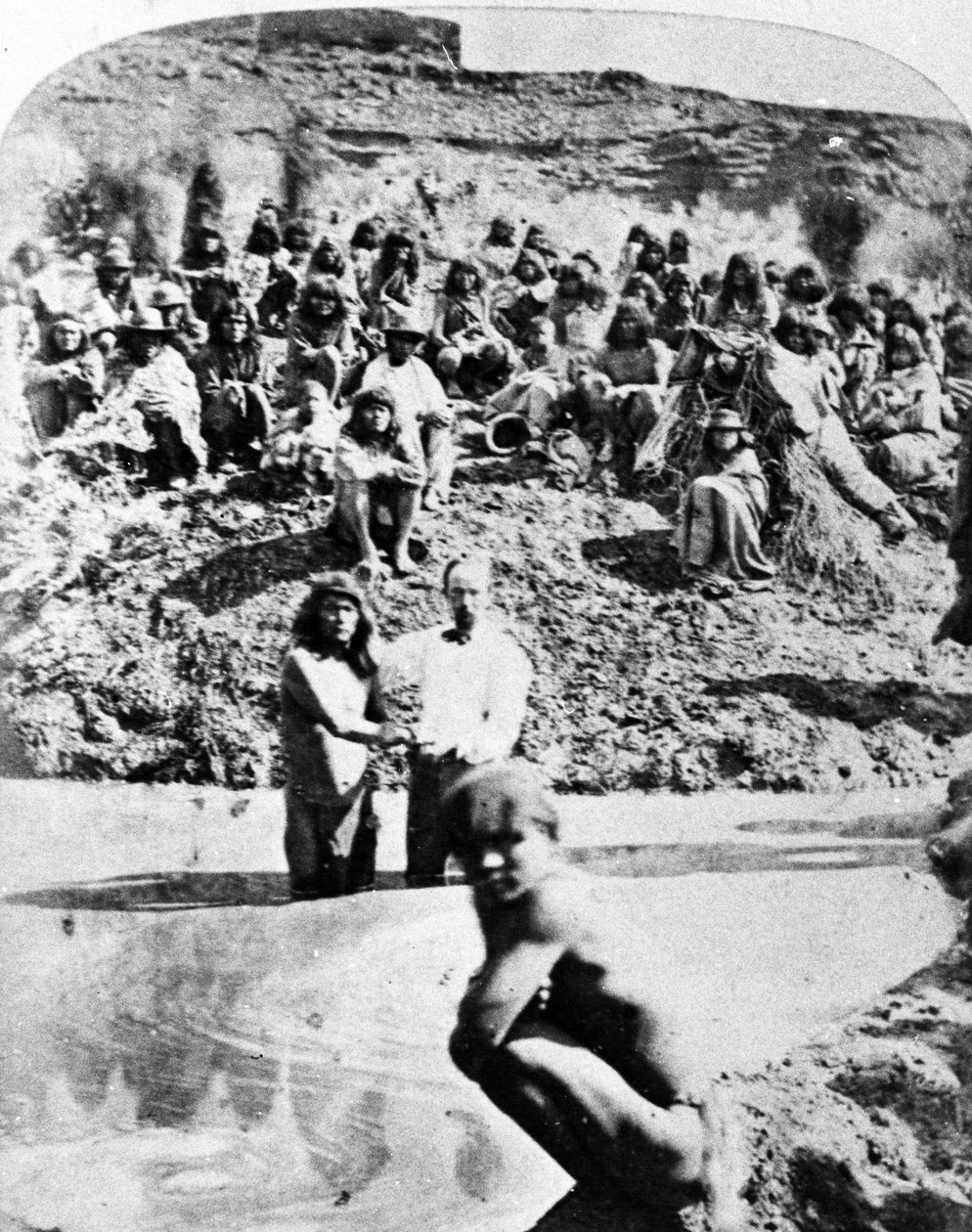 Mormonische Taufe von Ureinwohnern Amerikas, um 1875 von American Photographer