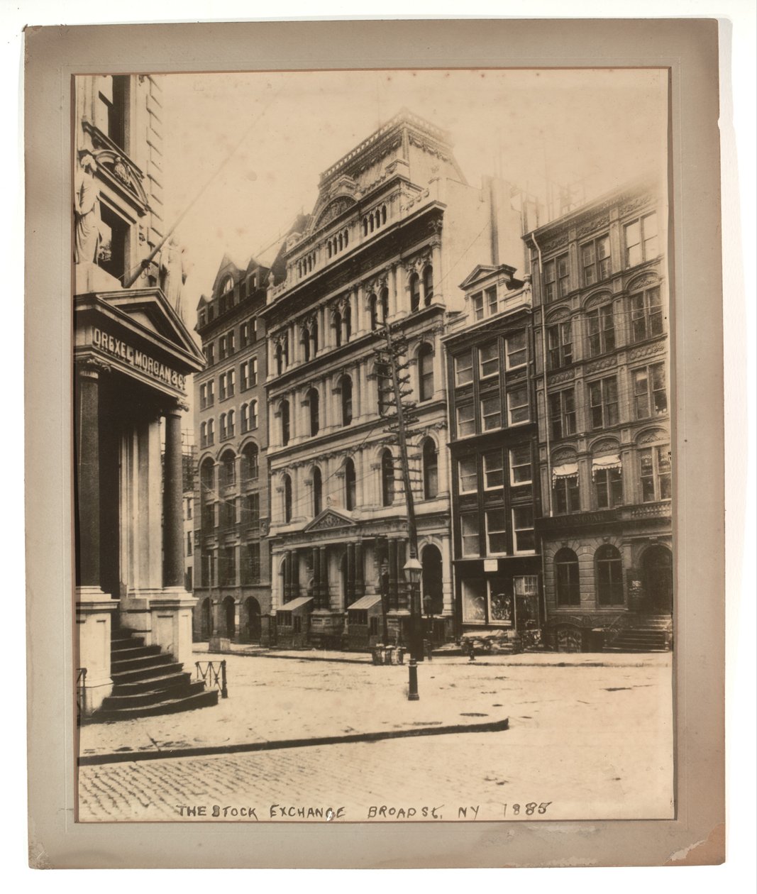 Großer Albuminabzug von Lincolns Haus in Springfield nach der Beerdigung, 1865 von American Photographer
