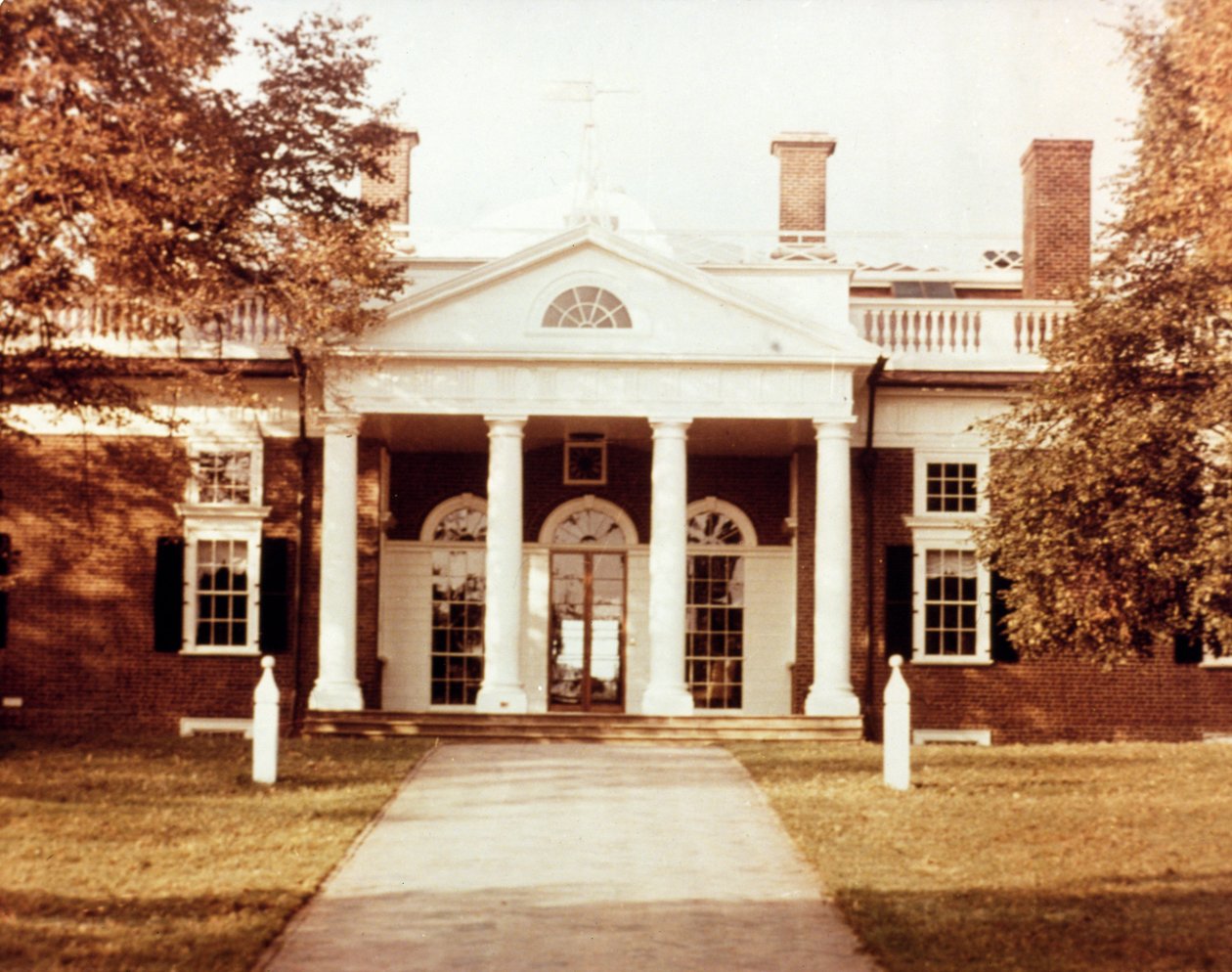 Ostfront von Monticello, Haus von Thomas Jefferson (1743-1826), erbaut 1772 von American School