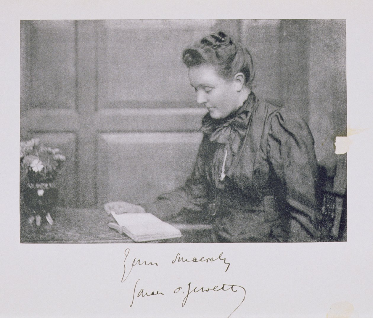 Porträt von Sarah Orne Jewett (1849-1909), um 1890 von American School
