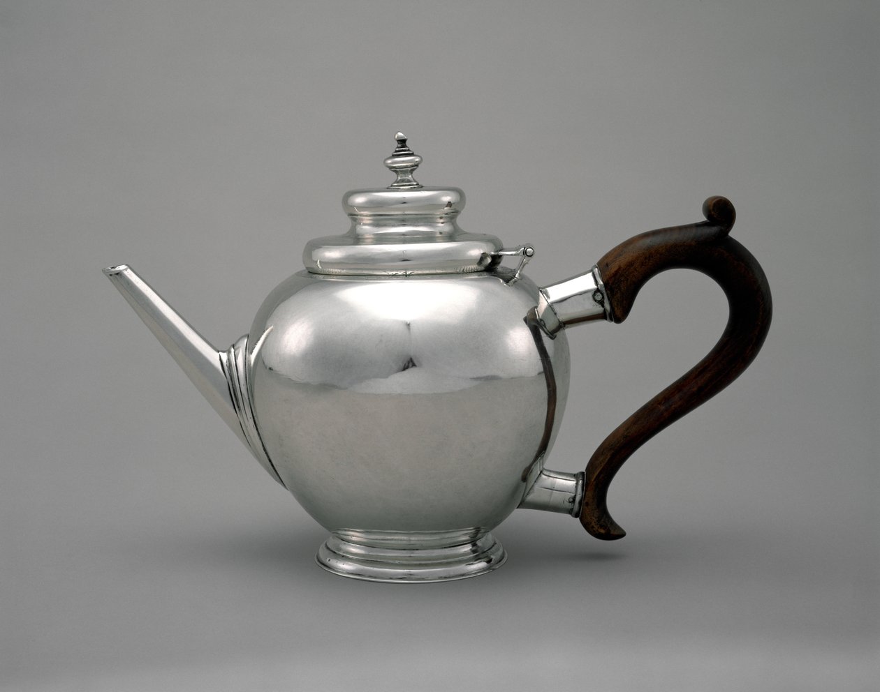 Teekanne, aus der Werkstatt von Bartholomew Shaats, um 1728-48 von American School