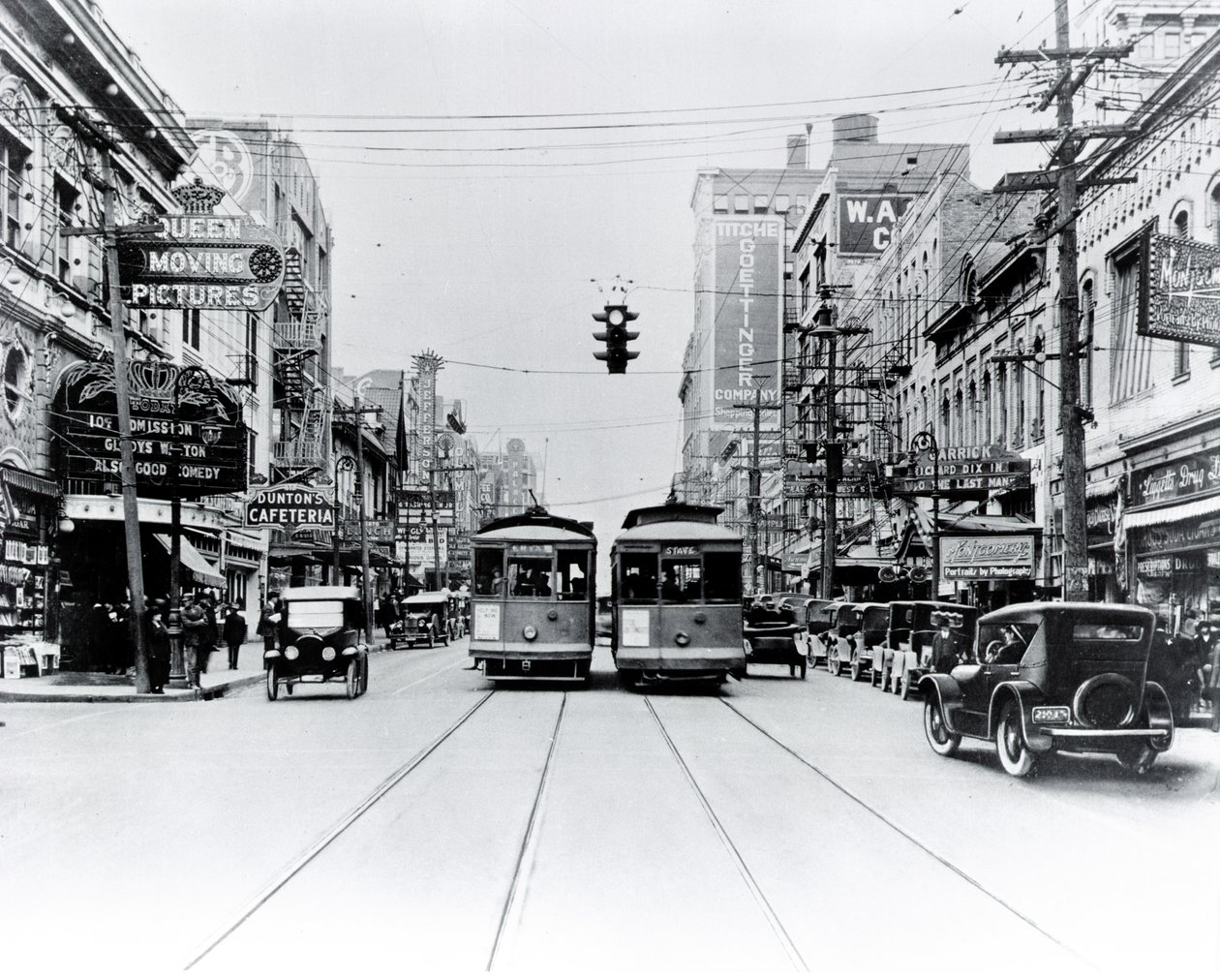 Elm Street, Dallas 1922 von American Photographer