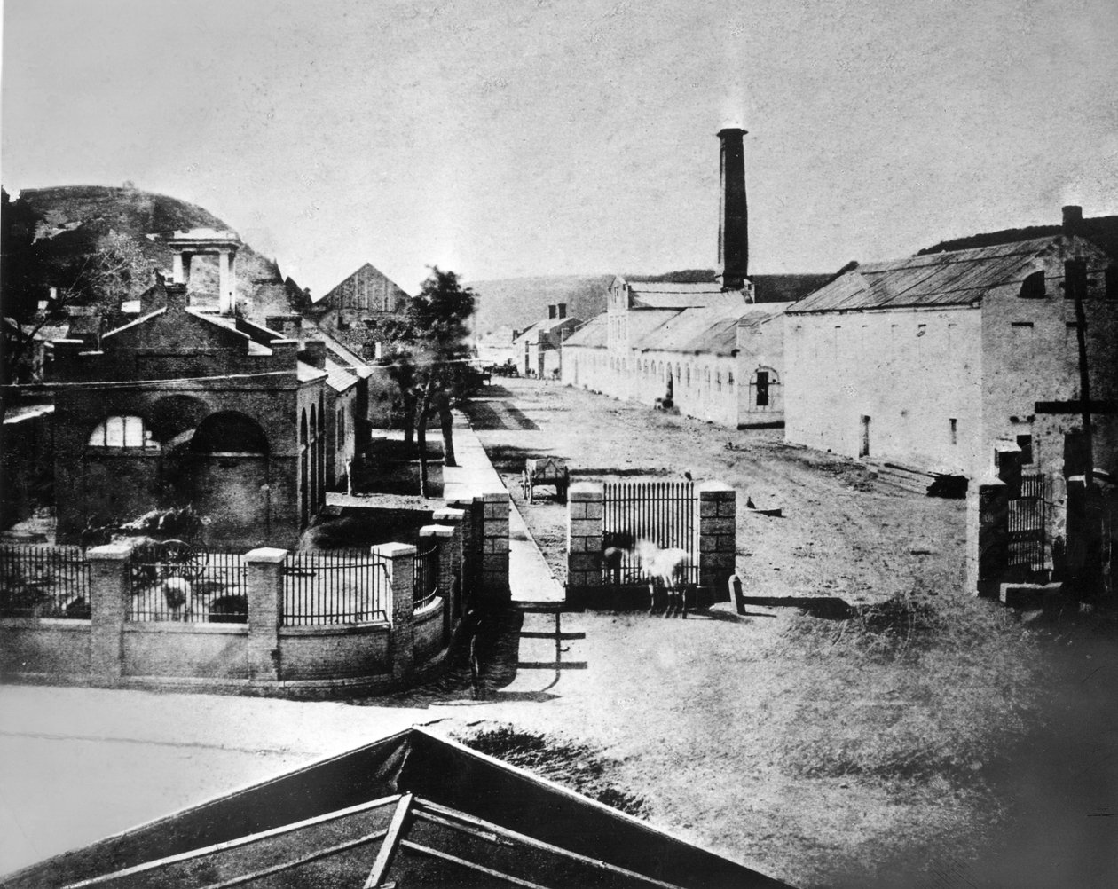 Musketenfabrik des US-Arsenals in Harpers Ferry, 1865 von American Photographer