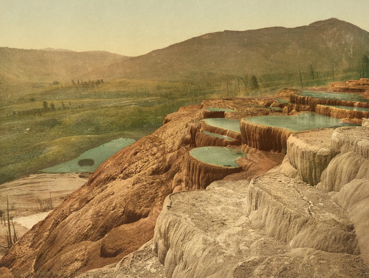 Pulpit Terraces von oben, Yellowstone-Nationalpark, ca. 1898 (Fotochrom) von American Photographer