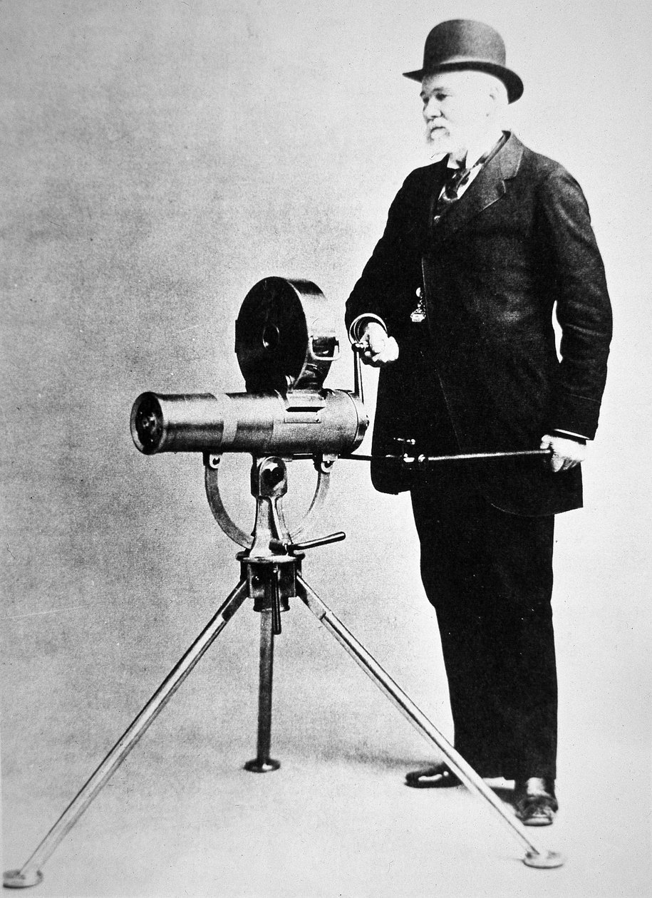 Richard J. Gatling, gezeigt mit dem Bulldog-Modell von 1893 von American Photographer
