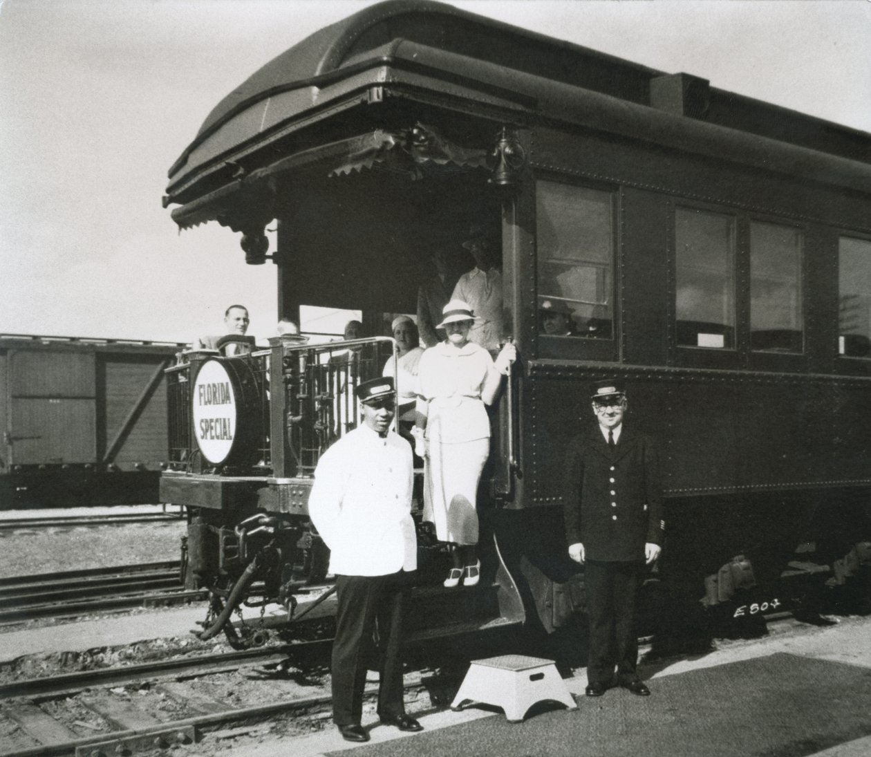Der Aussichtswagen des All-Pullman Luxuszuges 