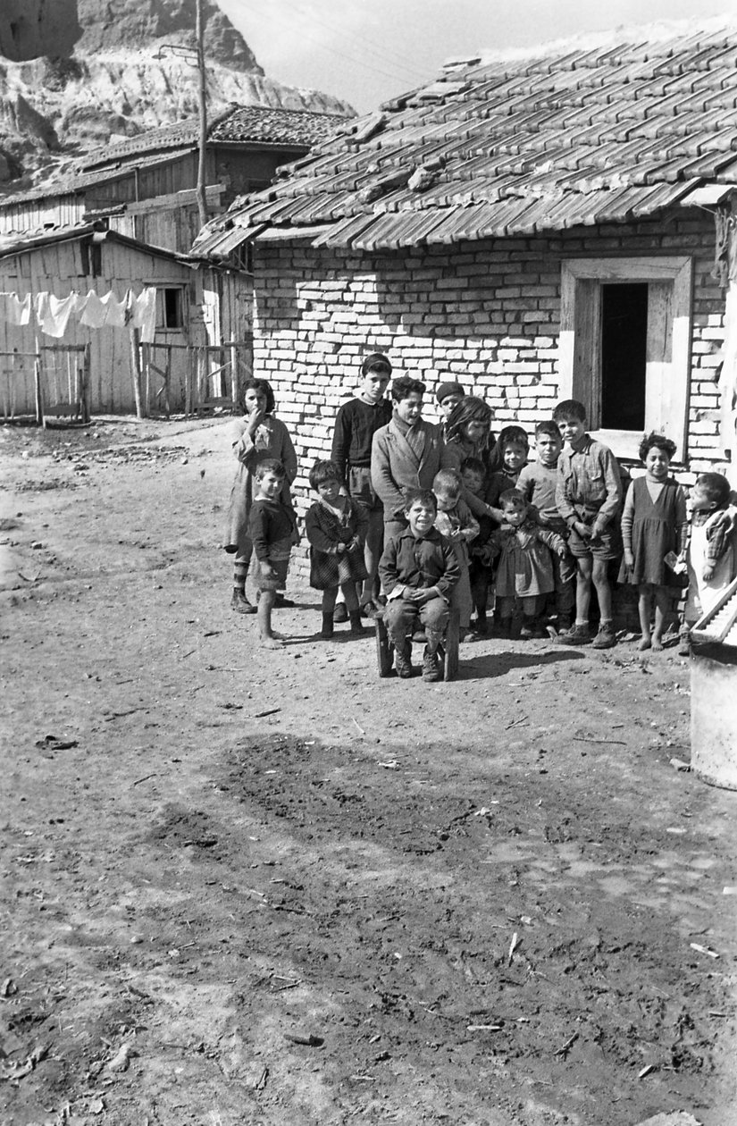 Crotone - Gruppe von Kindern von Ando Gilardi