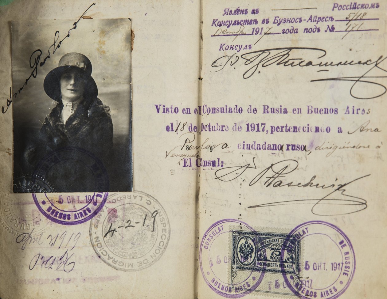 Pass von Anna Pavlova (1881-1931) von Anonym, ca. 1920 - Fotografie - Private Sammlung von Anonymous Anonymous