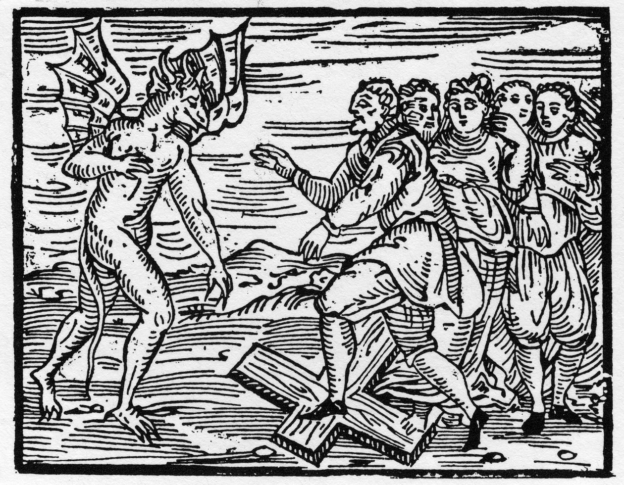 Satan zwingt seine zukünftigen Jünger, auf dem Kreuz zu gehen - „Compendium Maleficarum“, behandelt Hexen, ihre Bosheit und ihre Zauberei von Francesco Maria Guazzo (1608) Private Sammlung von Anonymous Anonymous