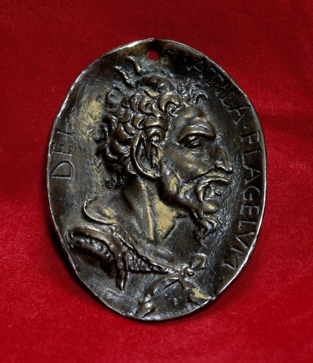 Silbermedaille mit dem Abbild von Attila (395-453), König der Hunnen, Blume Gottes. Paris, Louvre Museum von Anonymous Anonymous