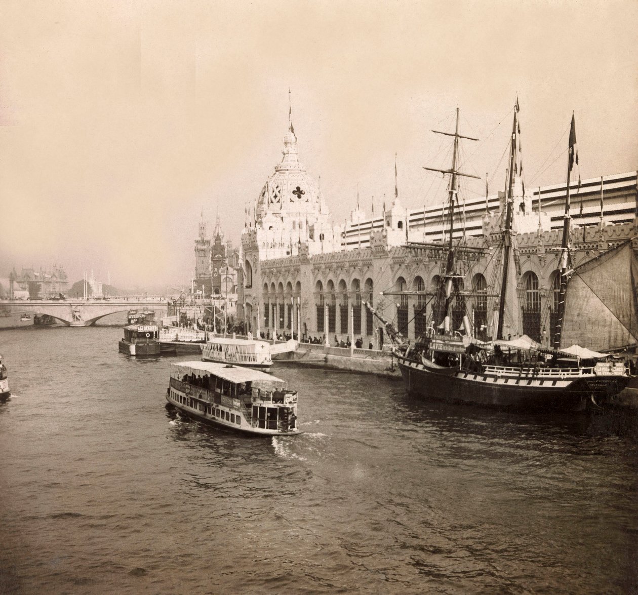 Weltausstellung 1900 in Paris: Der Palast der Armeen von Land und See von Anonymous Anonymous