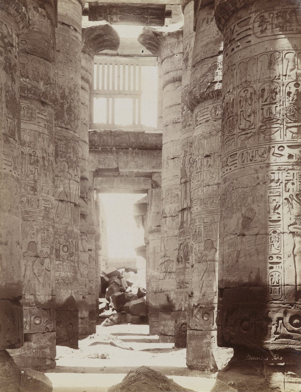 Hypostylhalle im Tempel von Karnak, Blick auf die Hypostylhalle von Antonio Beato
