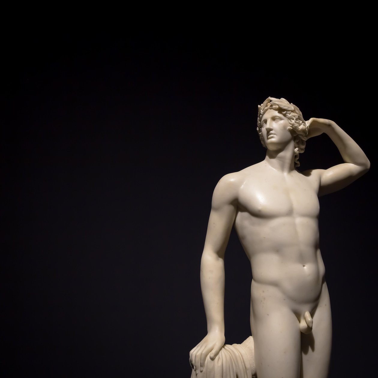 Die antike Skulptur Apollo krönt sich selbst - 1782 - Antonio Canova, 2019 von Antonio Canova