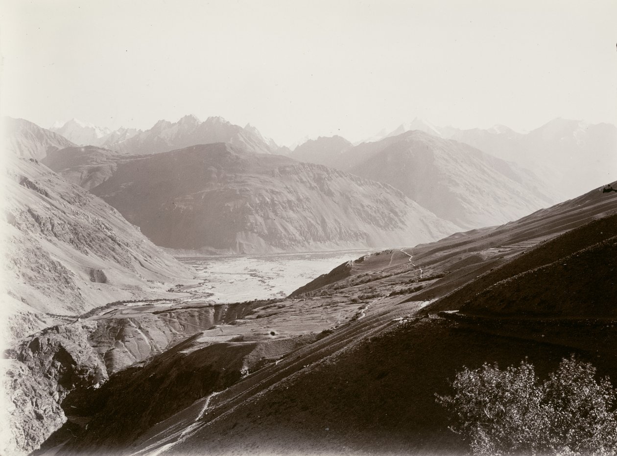 Pamir-Flusskreuzung mit Hindu Kush dahinter von Aurel Stein