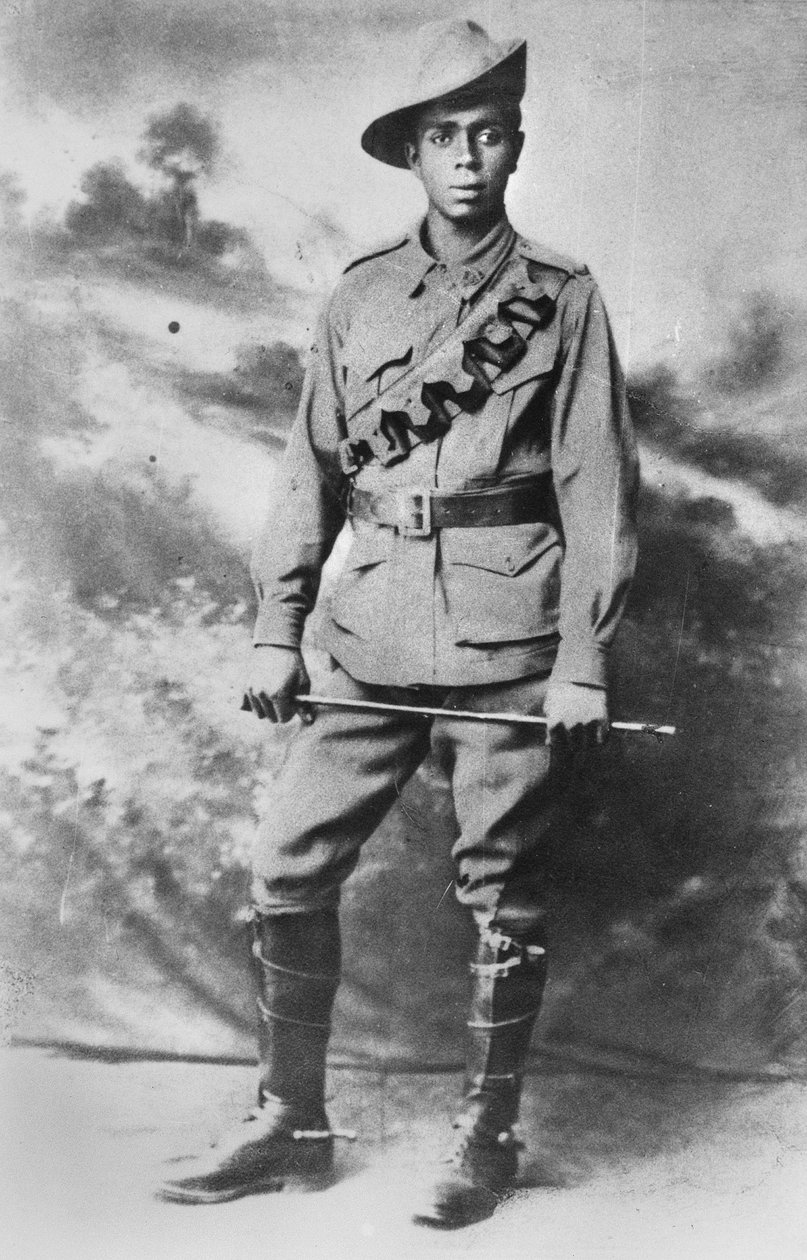 Porträt eines Aborigine-Soldaten, 234 Private (Pte) Walter Christopher (Chris) George Saunders, ca. 1916 von Australian Photographer