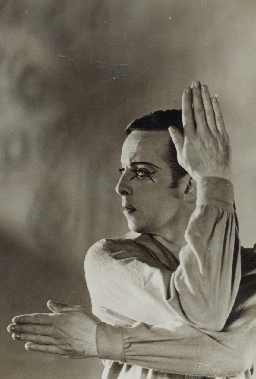 Postkarte von Robert Helpmann (1909-86) in The Wanderer, 1941 von Australian Photographer