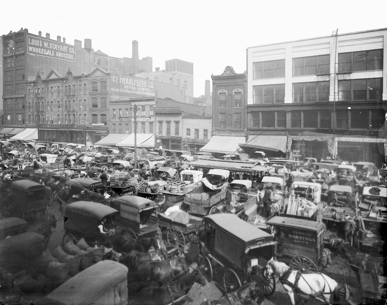 Haymarket Square, Chicago, Illinois, USA, ca. 1905 von Barnes and Crosby