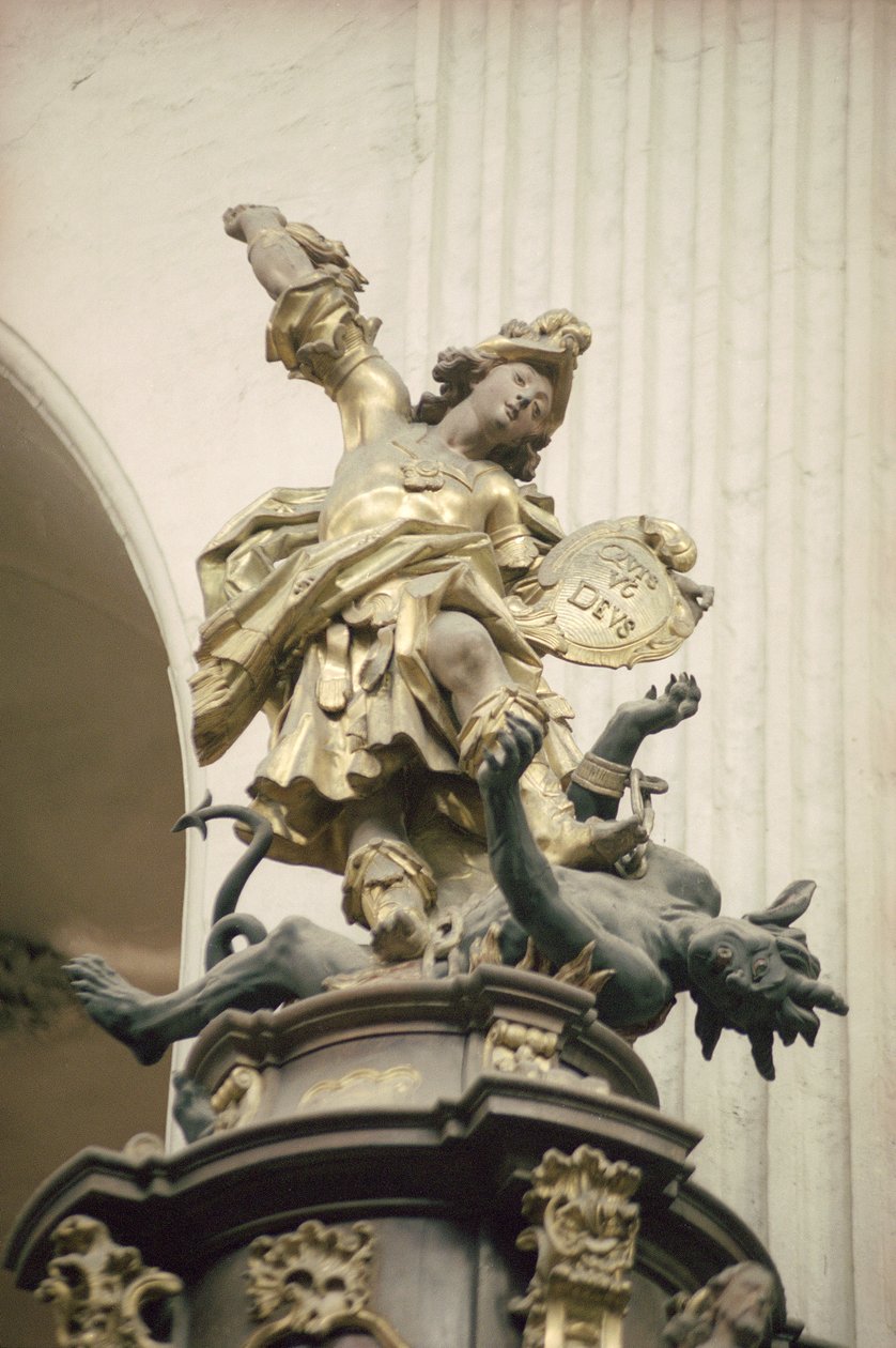 Kanzel, auch Kanzel der Wahrheit genannt, Detail: St. Michael und der Drache, 1749 (vergoldet, Holz und Intarsien) von Bavarian school