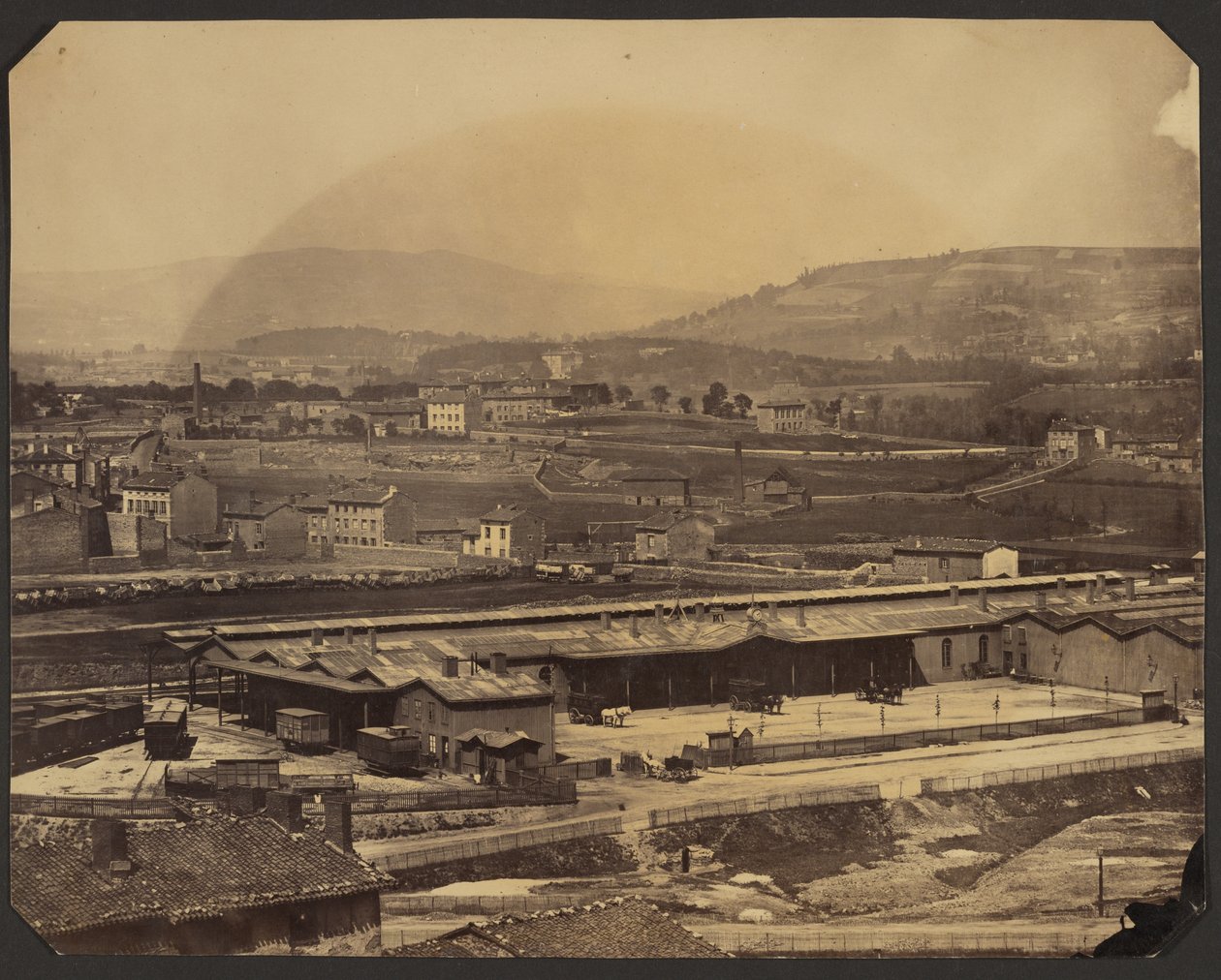 Blick auf St. Etienne nach Osten zum Bahnhof von Belotti