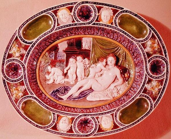 Ovaler Teller, eine Frau darstellend, die Fruchtbarkeit symbolisiert von Bernard Palissy