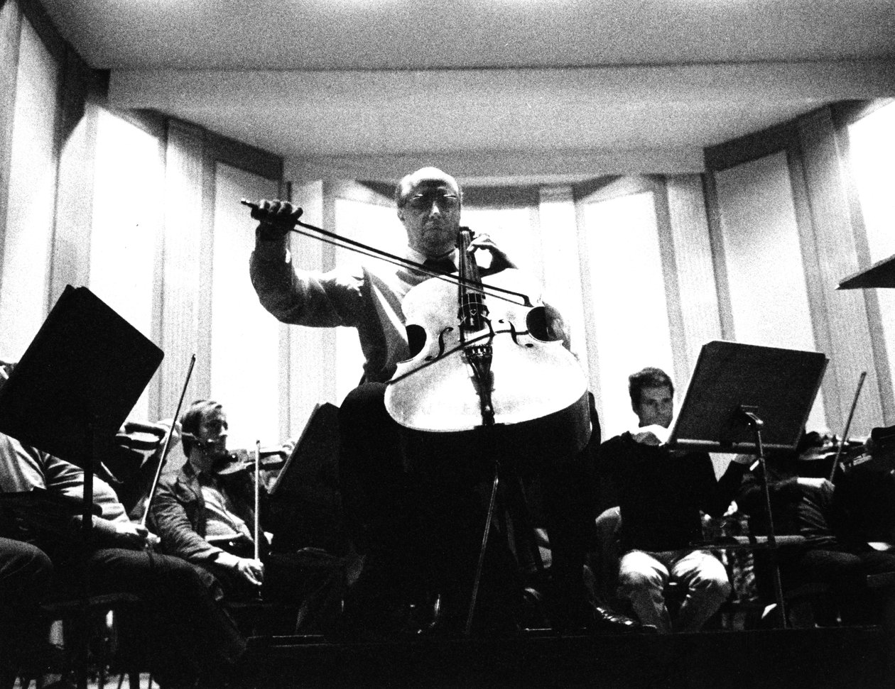 Mstislav ROSTROPOVICH von Bernard Perrine