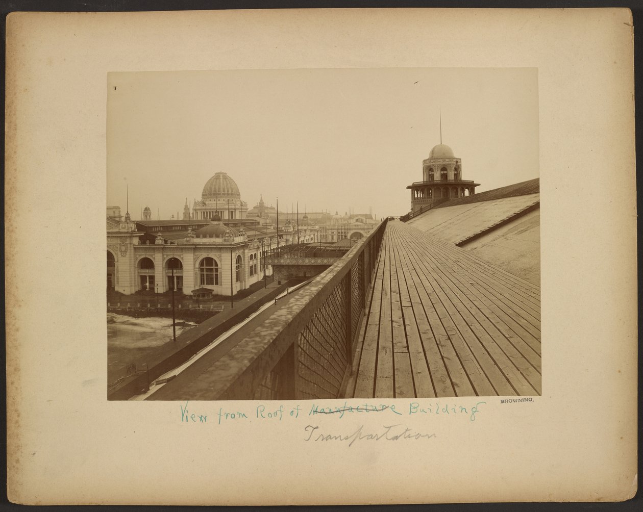Blick vom Dach des Transportgebäudes von Browning
