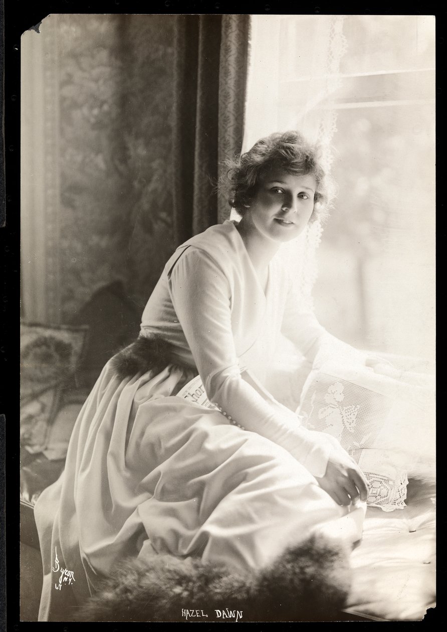Porträt von Hazel Dawn, ca. 1915 von Byron Company