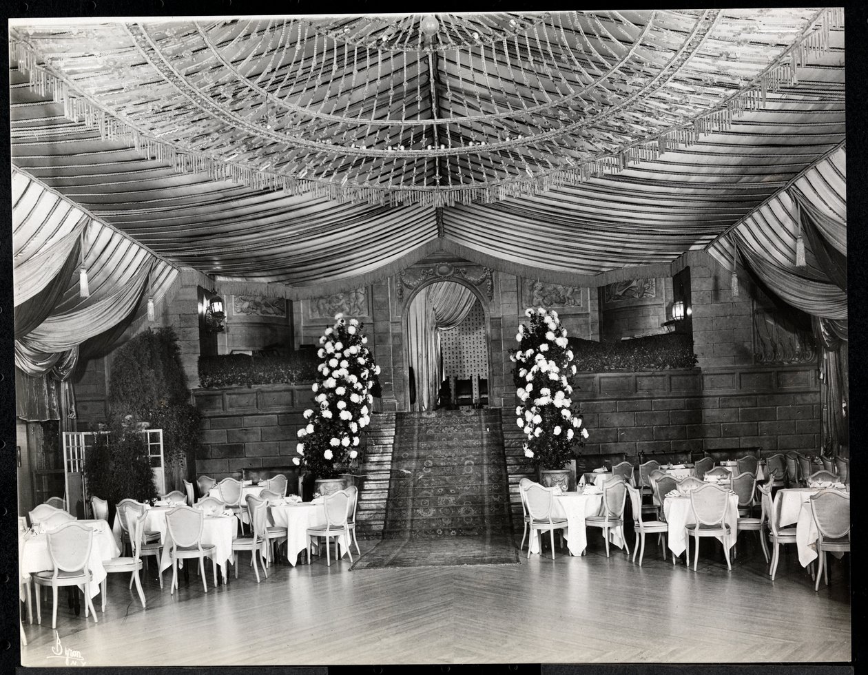 Empfangsraum im Ritz-Carlton Hotel, 1915 oder 1916 von Byron Company