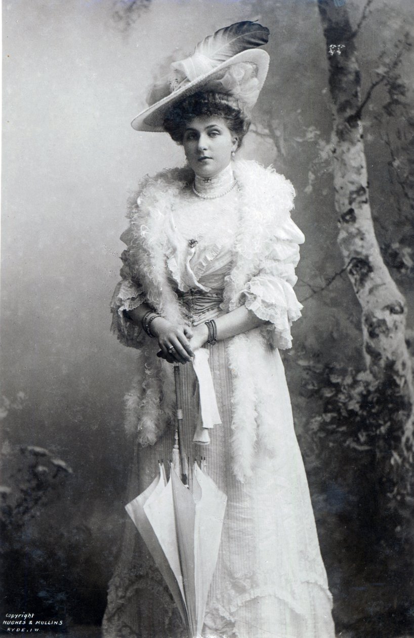 Königin von Spanien, Ena von Battenberg, ca. 1910 von J.B. and Brown J. Rowbotham