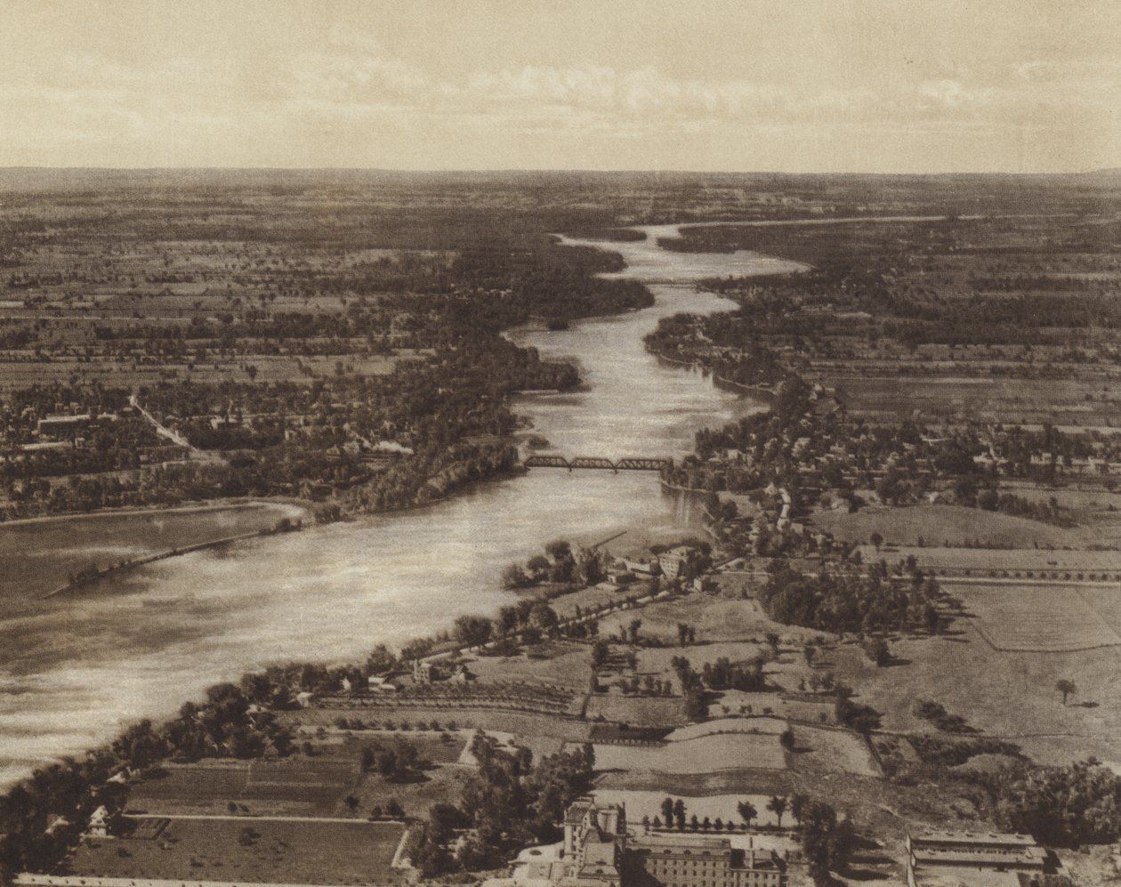 Riviere Des Prairies, hinter der Insel Montreal von Canadian Photographer