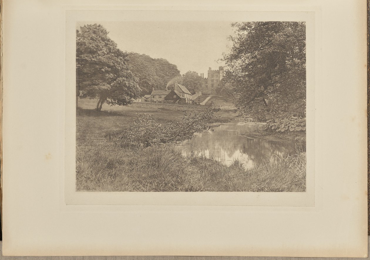 Haddon Hall und Gehöft, vom Fluss aus von Captain George Bankart
