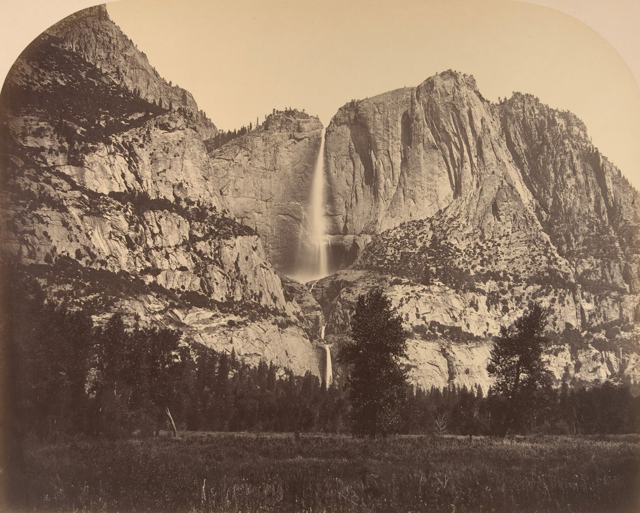 2637 Ft. Yosemite Fall, Vorderansicht von Carleton Emmons Watkins