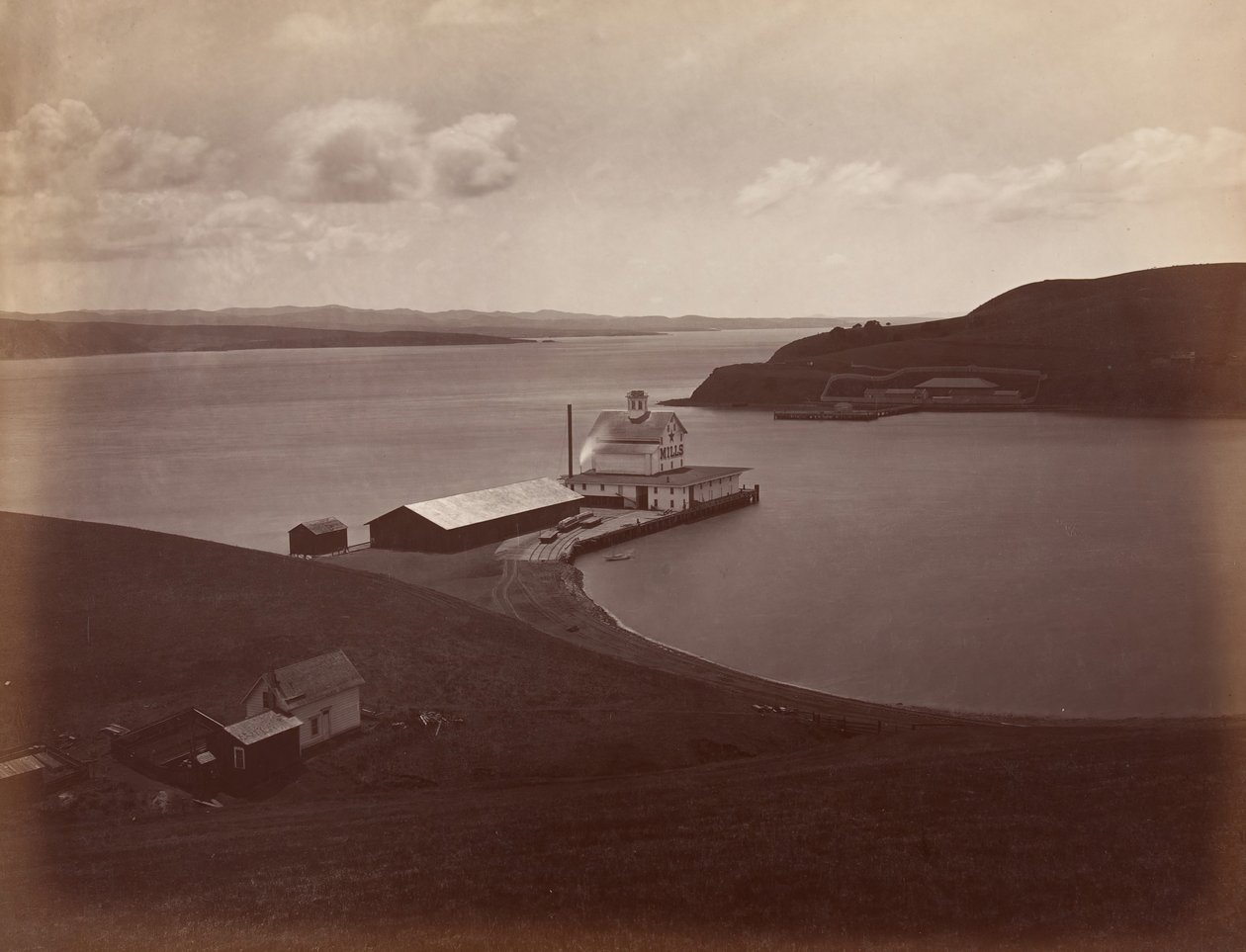 Straße von Carquennes, von Süd-Vallejo, 1868-69 von Carleton Emmons Watkins