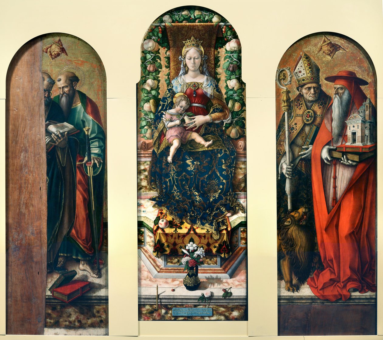 Madonna mit Kind und den Heiligen Petrus und Paulus, Ansovino und Hieronymus von Carlo Crivelli