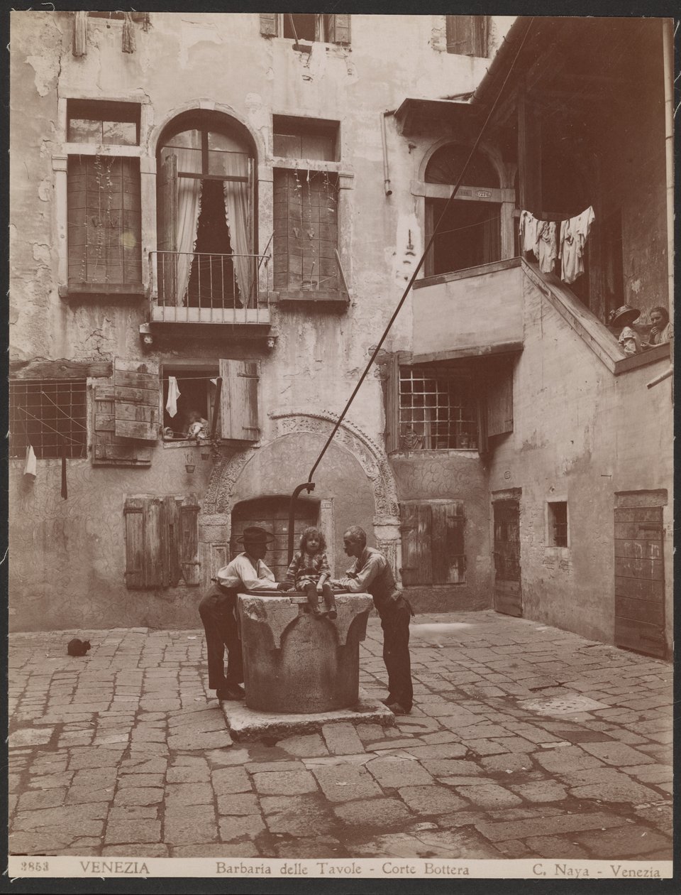 Barbaria delle Tavole - Bottera Innenhof von Carlo Naya