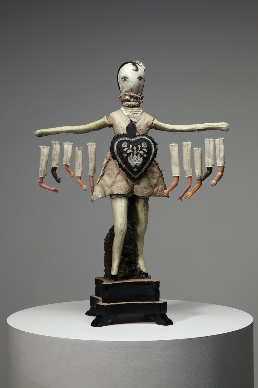 Schwarzes Herz, 2013 von Cathie Pilkington