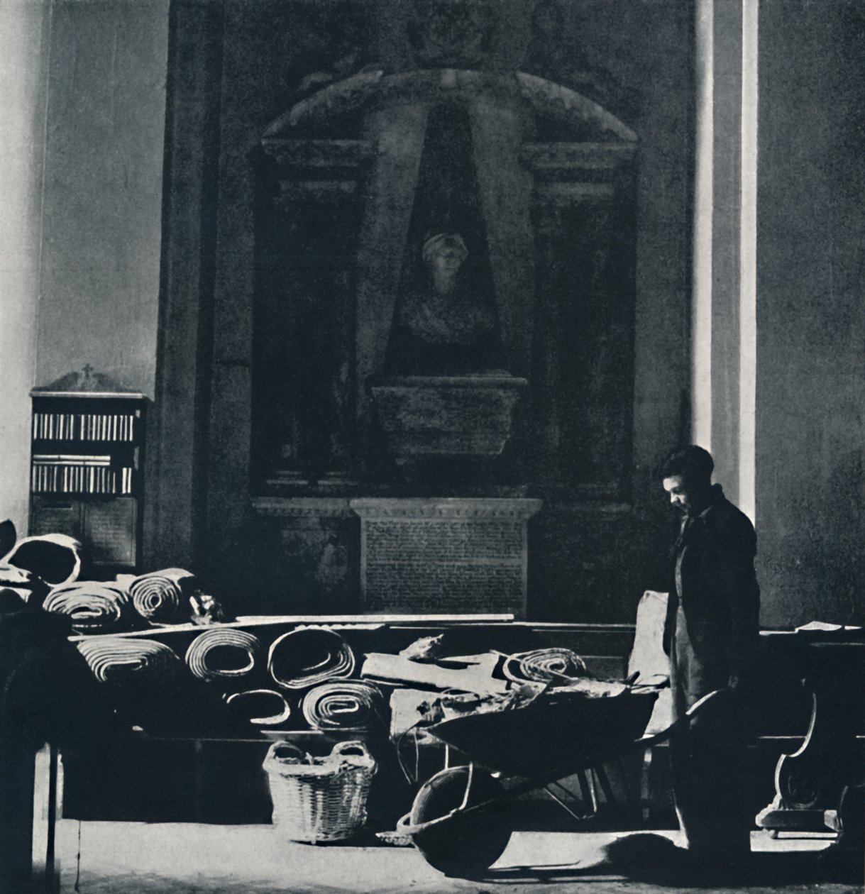 St. Mary-le-Bow nach dem ersten Blitz. Es ist jetzt zerstört, 1941 von Cecil Beaton