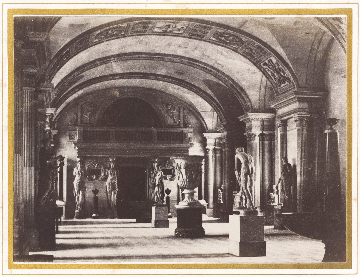 Saal der Karyatiden, im Louvre-Museum von Charles Marville