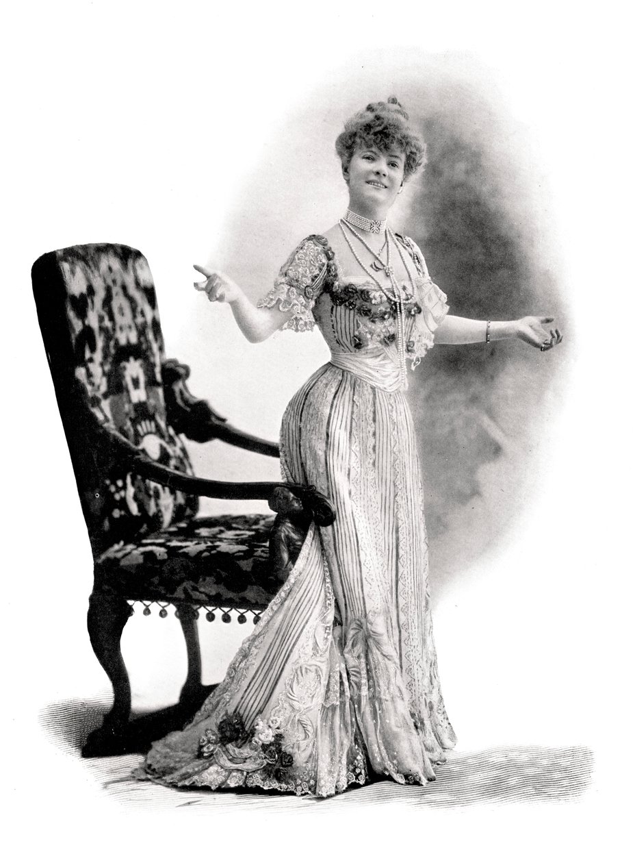 Eine Pariser Schauspielerin, Mademoiselle Charlotte Wiehe, 1901 von Charles Reutlinger