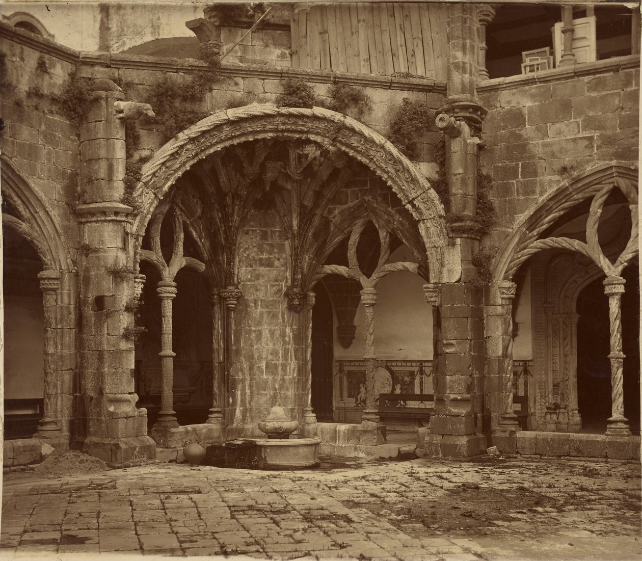 [Kreuzgang der Stille, Kloster Santa Cruz de Coimbra] von Charles Thurston Thompson