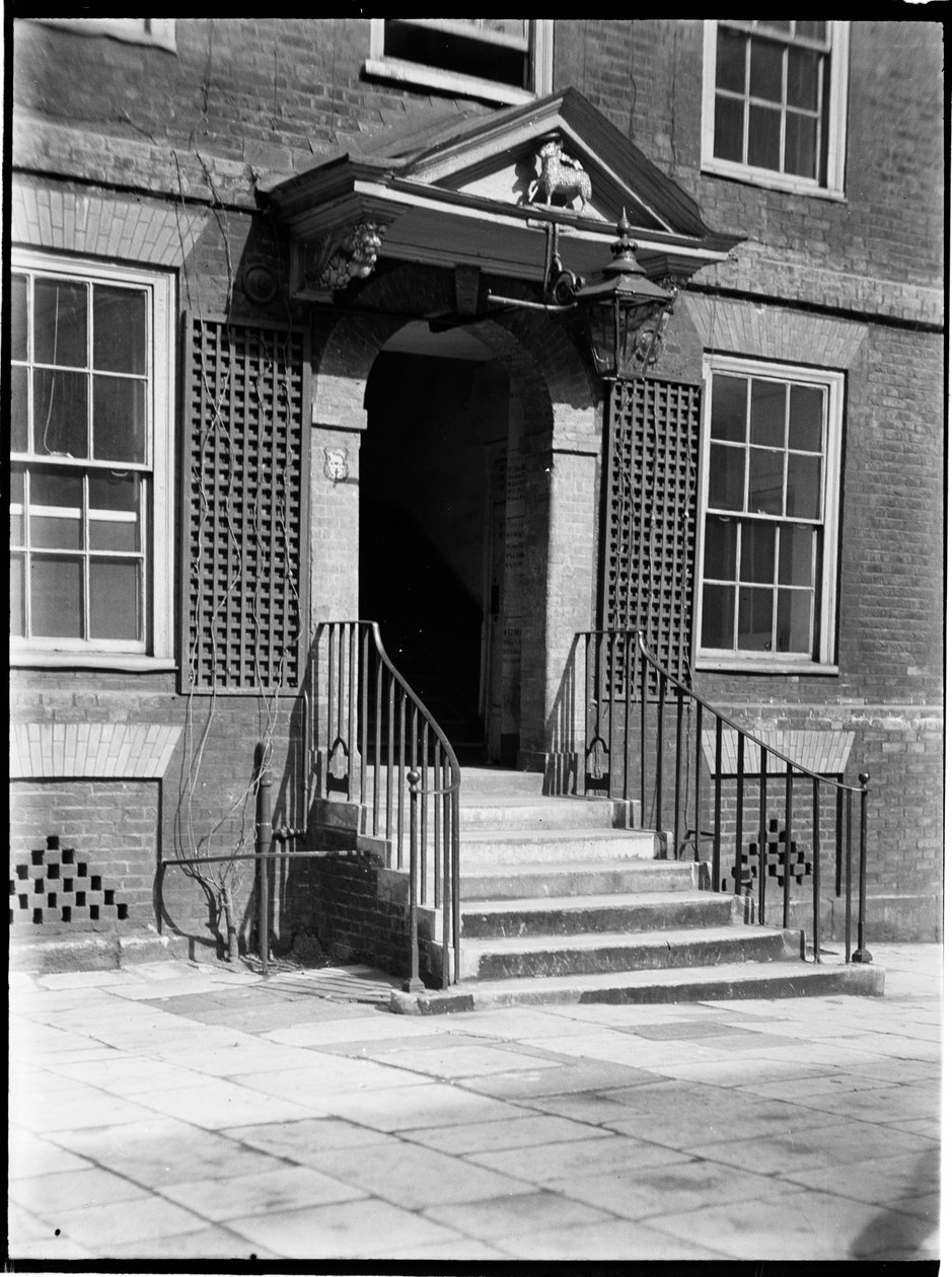 Lamb Building, Church Court, Temple, City of London, Greater London Authority, 1930er Jahre von Charles William Prickett