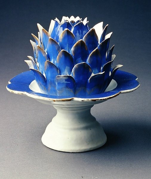 Gemüseform Terrine, Deckel und Tazza, Jiaqing-Periode (1796-1820) um 1800 von Chinese School