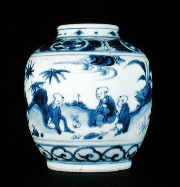 Blau-weiße Vase, bemalt mit Jungen mit einem Hasen, Wanli oder Chongzheng, 1600-30 von Chinese School