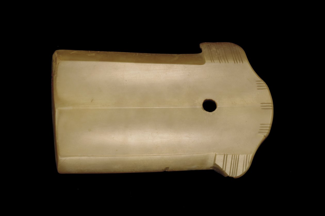 Fragment einer Dolchaxt (ge), späte Shang- bis frühe Westliche Zhou-Dynastie, 12.-10. Jahrhundert v. Chr. von Chinese School