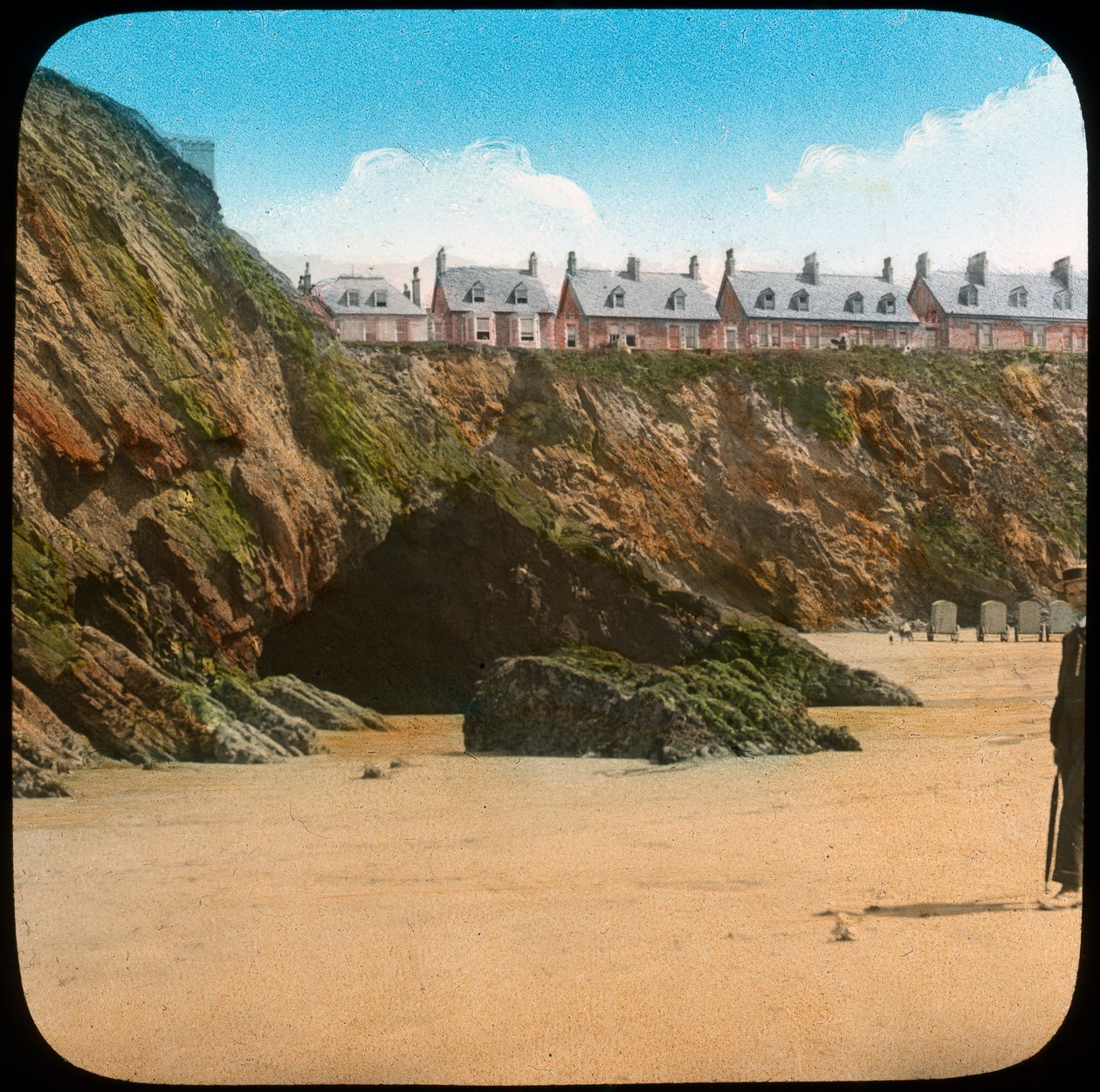 Strand und Klippen, Newquay, Cornwall, spätes 19. oder frühes 20. Jahrhundert von Church Army Lantern Department