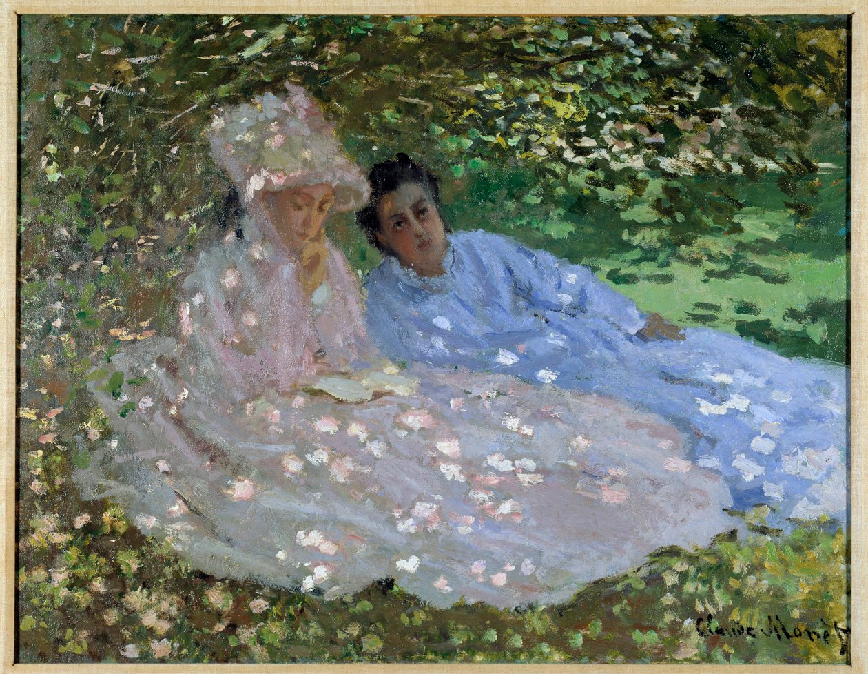 Frau Monet und eine Freundin im Garten. Zwei Frauen sitzen im Schatten eines Baumes von Claude Monet