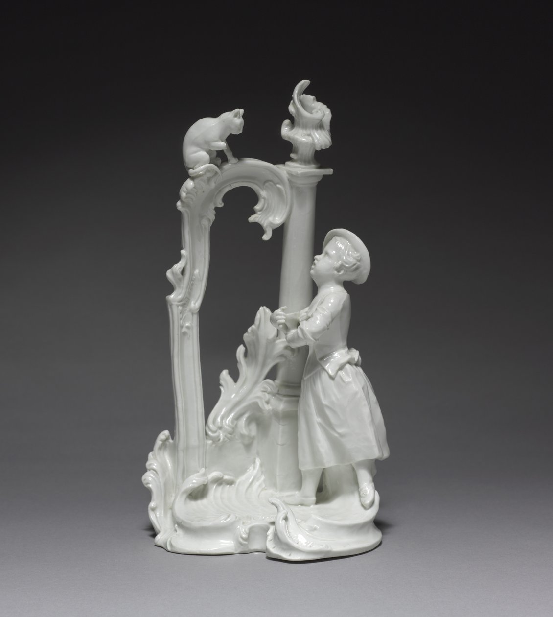 Figur eines Mädchens mit Katze, hergestellt von der Nymphenburger Porzellanmanufaktur, ca. 1770 (Porzellan) von Dominicus (attr. to) Auliczek