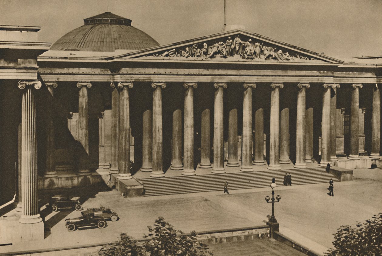 Kolonnadenvorderseite des British Museum auf dem Gelände des alten Montague House von Donald McLeish